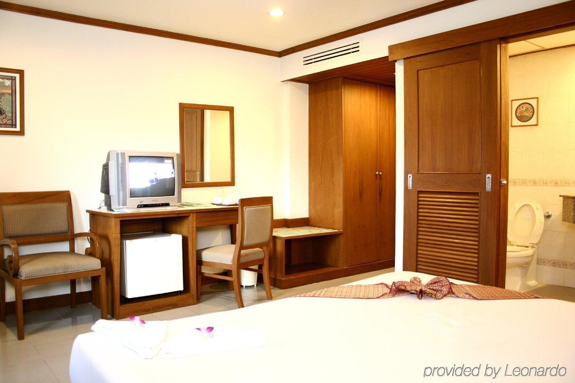 Rattana Beach Hotel Karon Luaran gambar