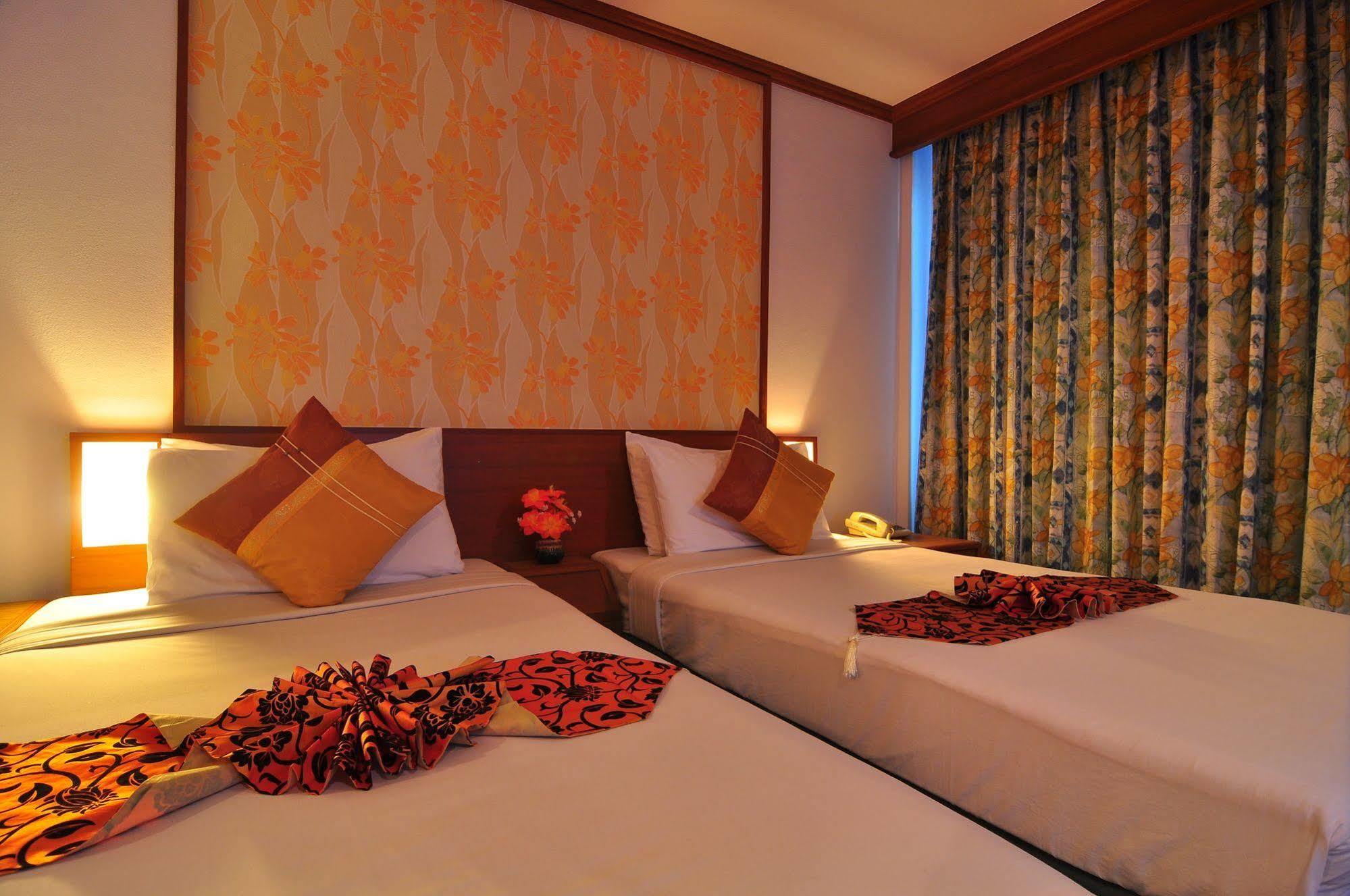 Rattana Beach Hotel Karon Luaran gambar