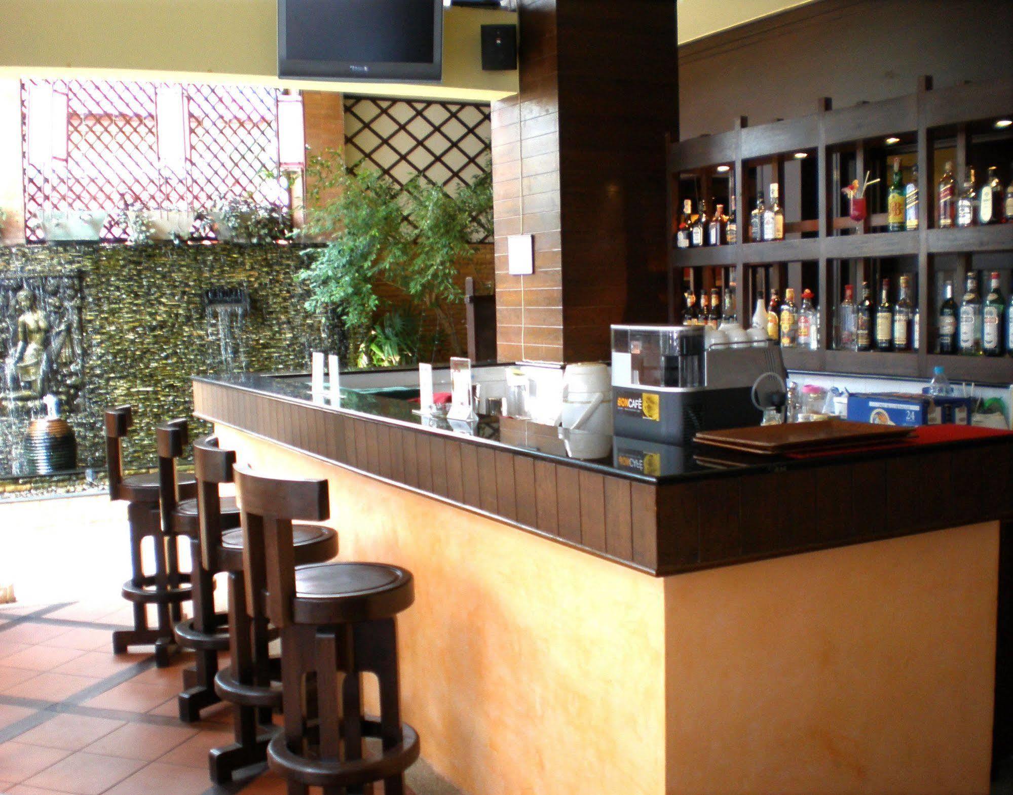 Rattana Beach Hotel Karon Luaran gambar